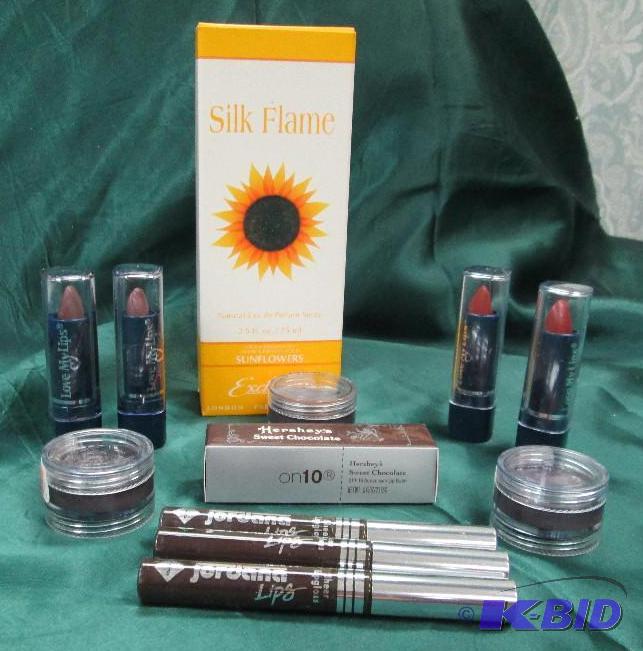 lot 53 image: Qty 12 Hersheys Sweet Chocolate SPF 15 Sunsc...