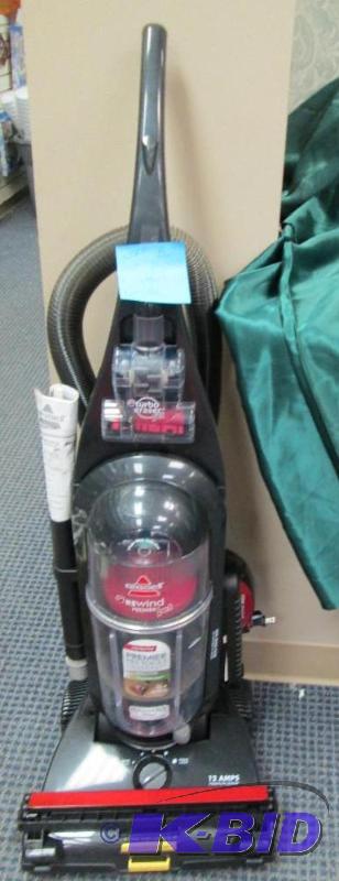 lot 69 image: Bissell Rewind premier pet 12 amps maximum po...