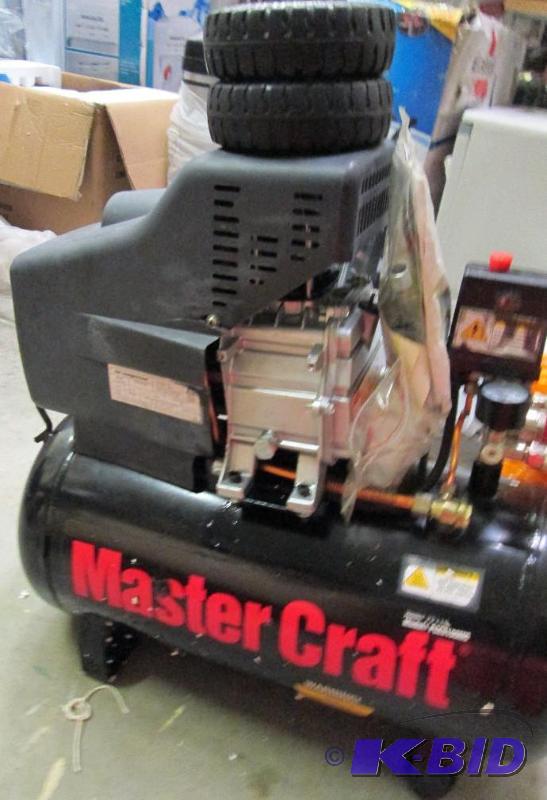 lot 76 image: Master Craft 10 Gallon Air Compressor Model #...