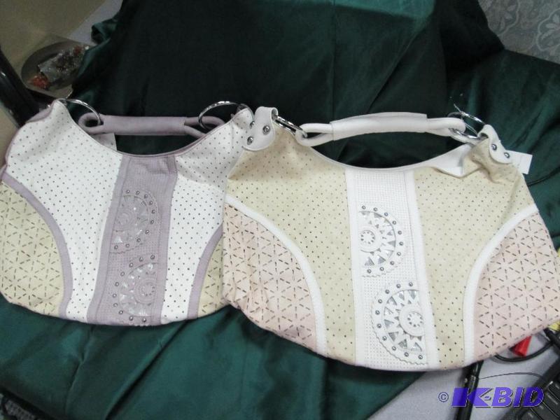 lot 84 image: Qty 2 Large purses thats white, off white, ta...