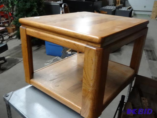 Oak End Table 28 X 24 X 19...