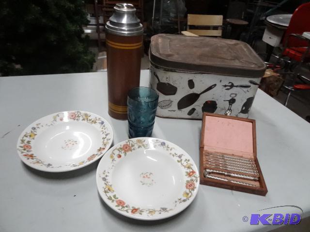 Vintage Tin, Thermos and Plates...