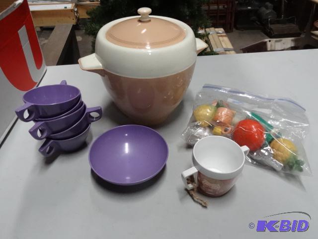 VIntage Ice Bucket Salt and Pepper Shakers. C...