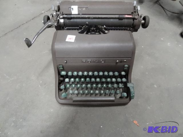 Royal Vintage Typewriter...