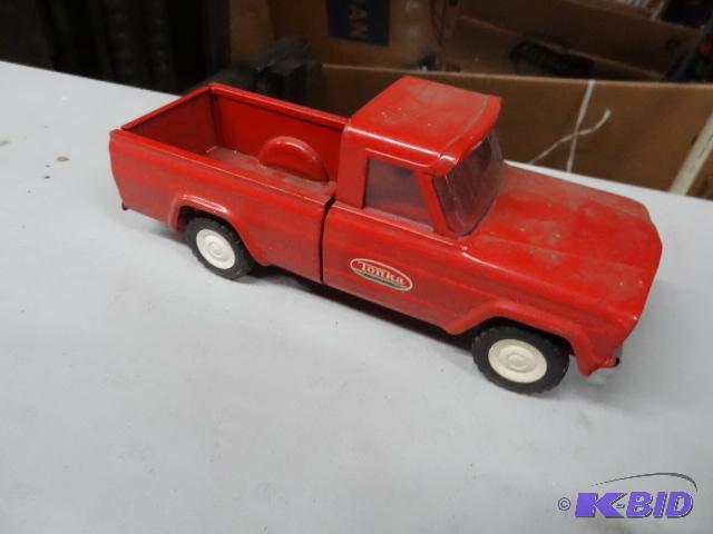 Vintage Tonka jeep truck. Excellent shape. Ra...