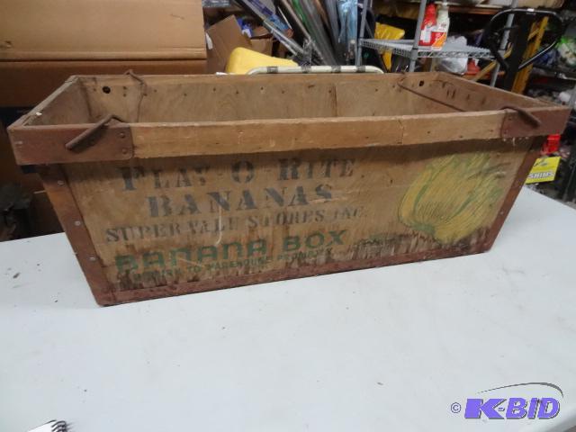 Flav-o-rite bananas. Wood banana box...