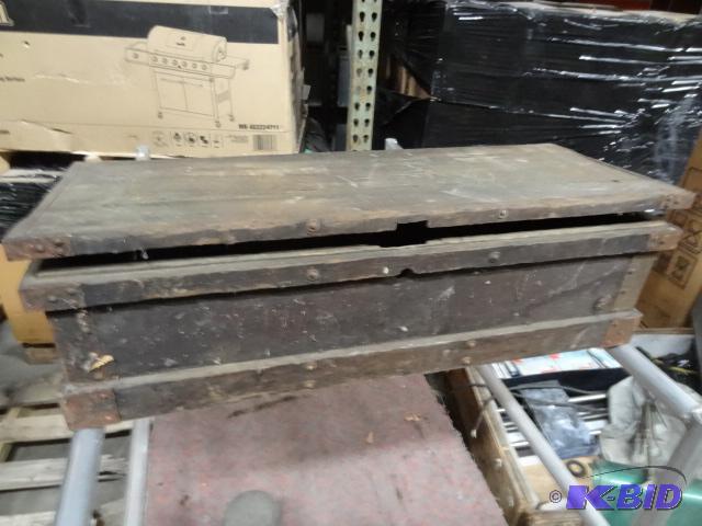 Vintage wood box....