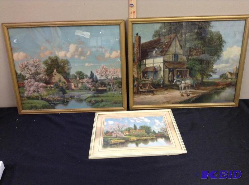 lot 24 image: Lot of vintage artwork