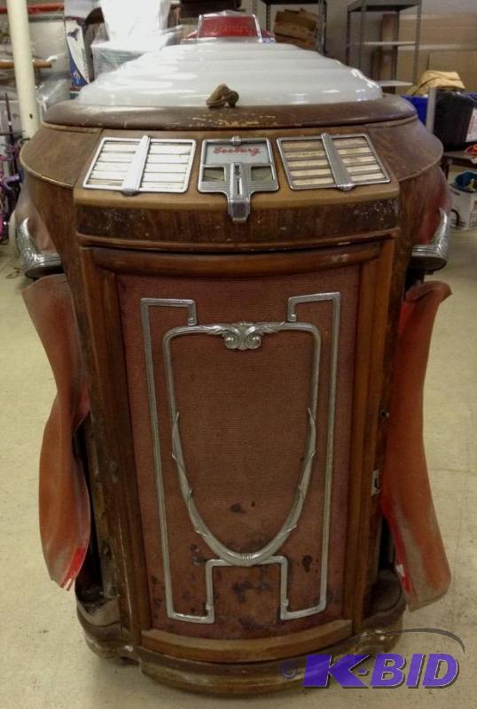 lot 31 image: Seeburg Symphonola juke box model 146M serial number 115878