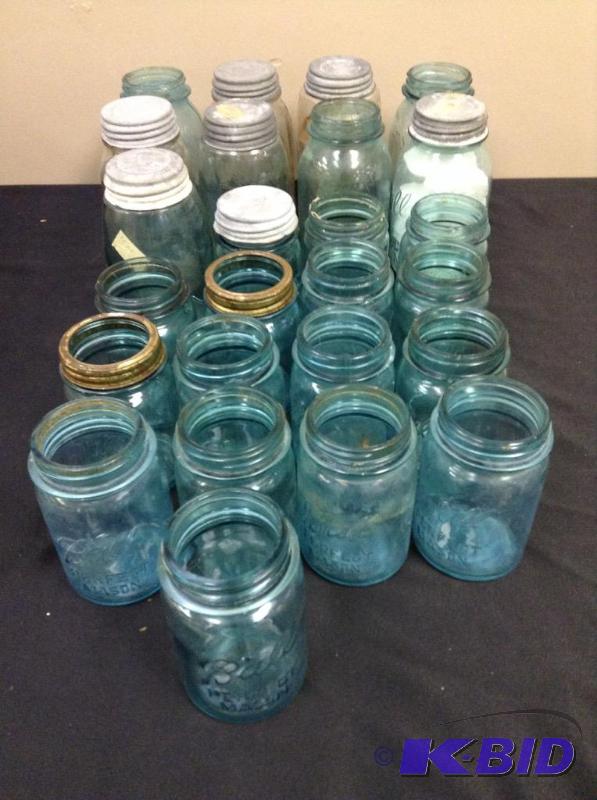 lot 39 image: Lot of vintage canning jars,Mason, Ball