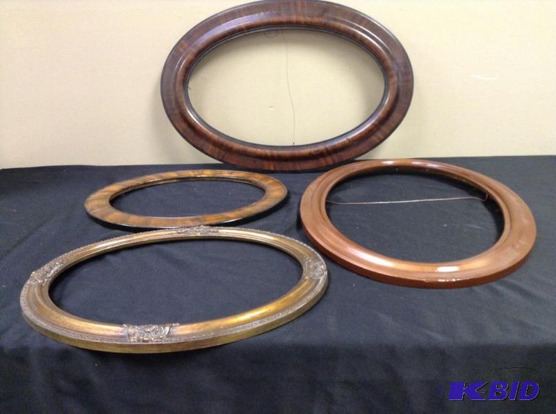 lot 72 image: Lot of oval frames