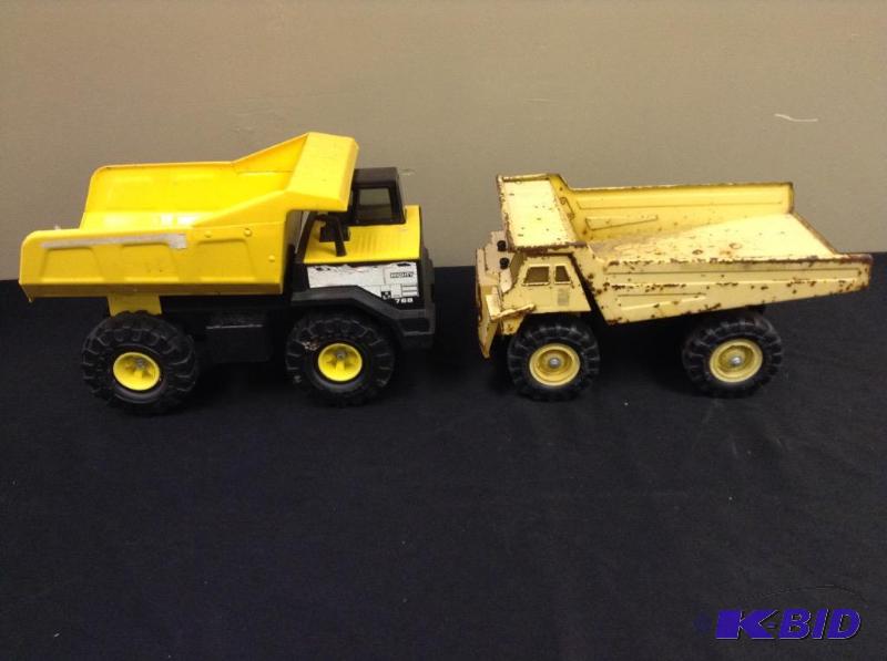 lot 81 image: Two large metal dump truck toys