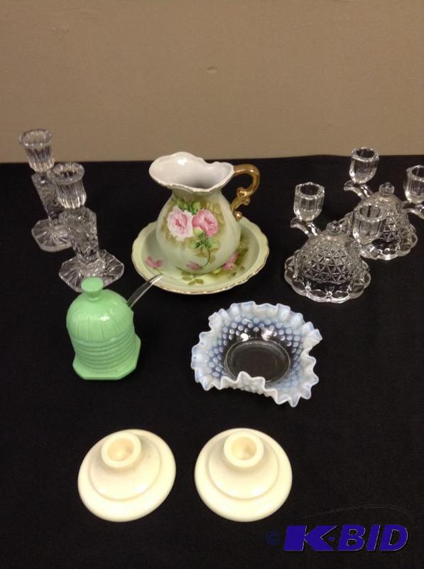 lot 88 image: Lot of vintage glassware and pottery