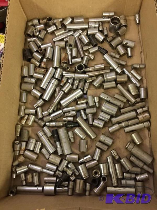 lot 12 image: 14 in SAE Sockets - Various Sizes
