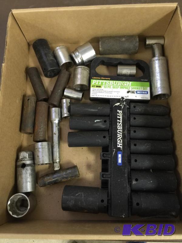 lot 15 image: 12in Metric & SAE Sockets - Various Brands