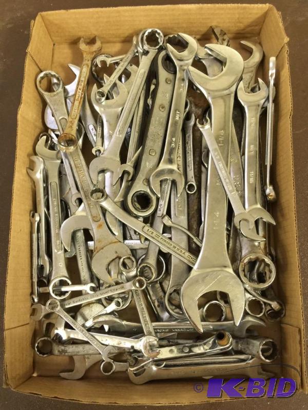 lot 16 image: Flat of SAE Wrenches - Various Sizes