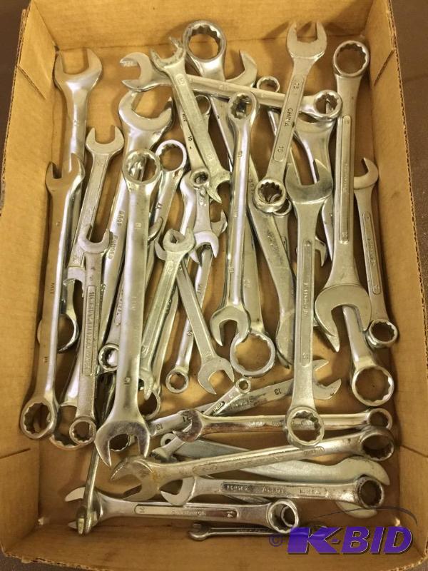 lot 17 image: Flat Of Metric Wrenches - Various Sizes