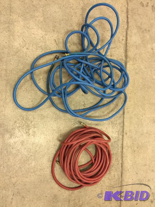 lot 23 image: Lot of 2 38in Air Hoses