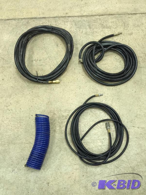 lot 24 image: Lot Of 4 Air Hoses - Various Sizes