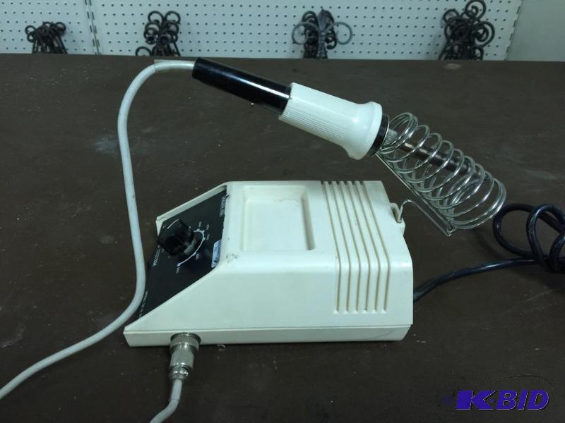 lot 27 image: Solder Aid Temperature Controlled Soldering Gun