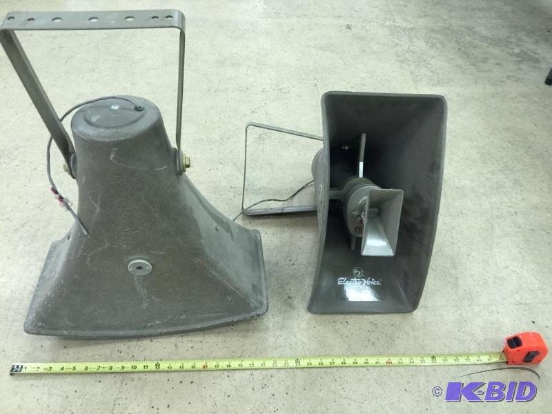lot 32 image: Electro-Voice FC100 Speakers (2)