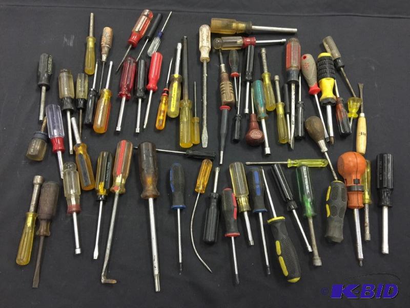 lot 43 image: Lot Of Screw and Nut Drivers - Various Brands
