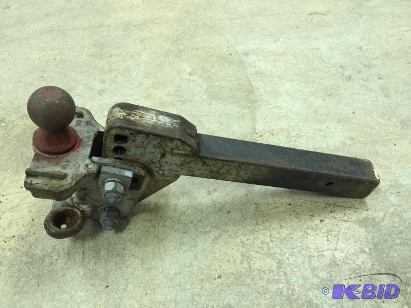 lot 6 image: Trailer Hitch With 2-516in Ball
