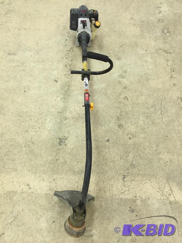 lot 60 image: Ryobi 825R Gas Grass Trimmer