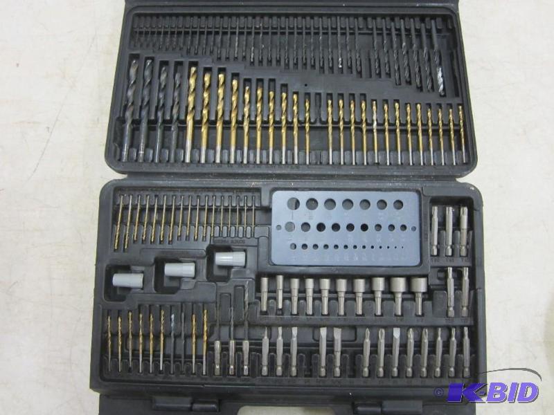 lot 75 image: Drill bit and driver set