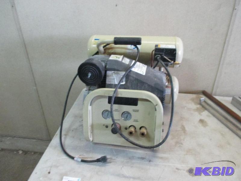 Ingersoll Rand air compressor, works...