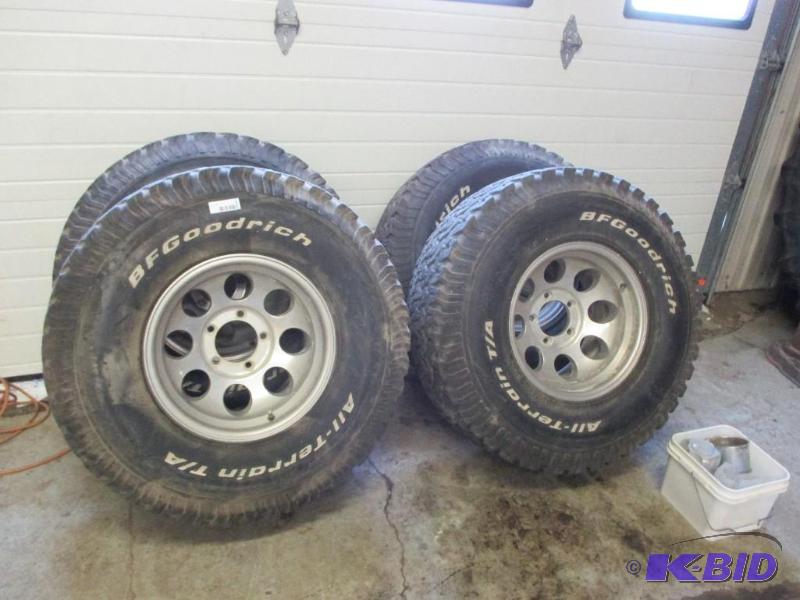 12 ton Dodge rims and tires, comes with lug ...