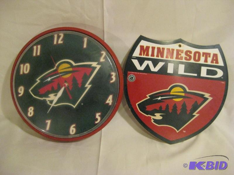 lot 43 image: Minnesota Wild Clock and sign, CLOCK WORKS Gr...