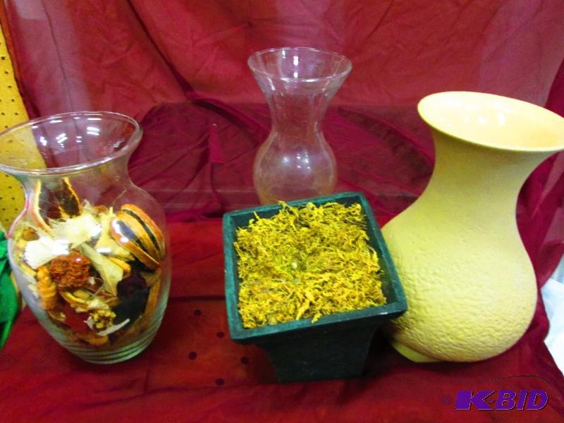 lot 43 image: Lot of vases, ine filled with potpourri...