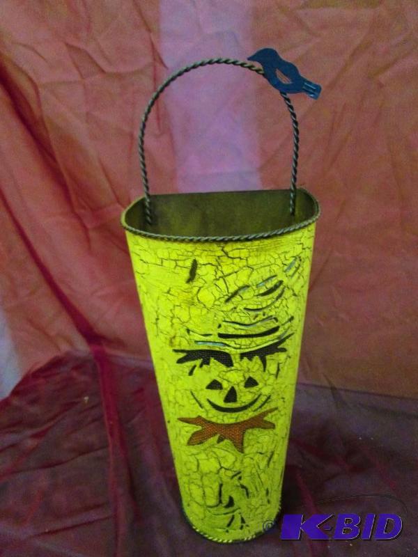 lot 48 image: Metal crackle painted holder with handle, 12 ...
