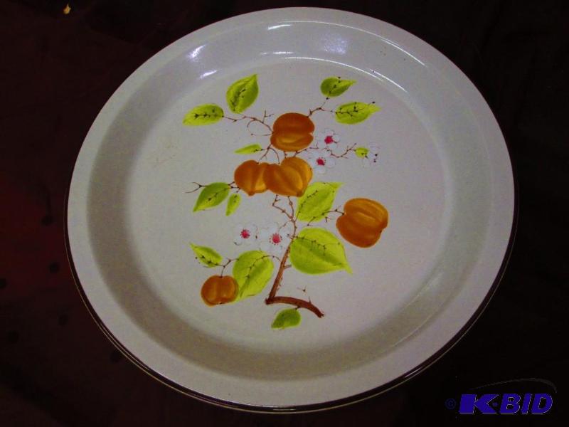 lot 59 image: Endura by Wellin plate hand painted Korea...