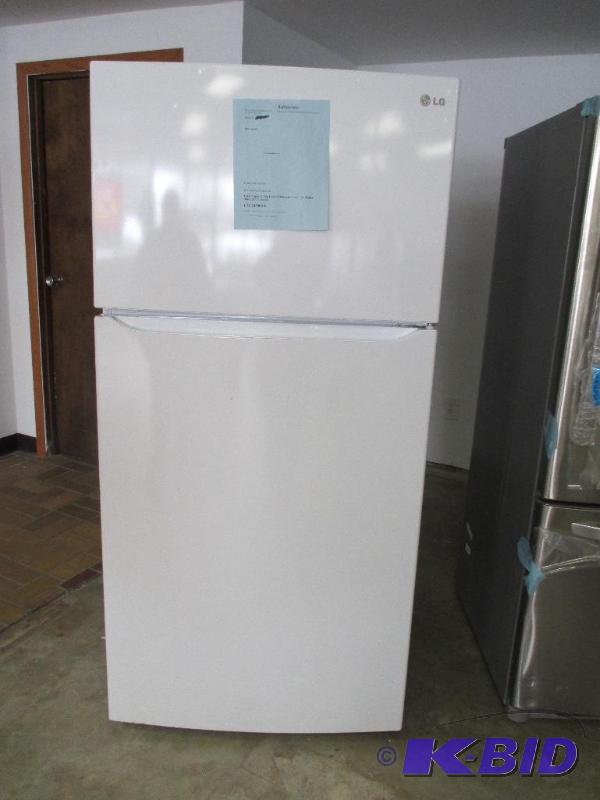 lot 8 image: LG Refrigerator