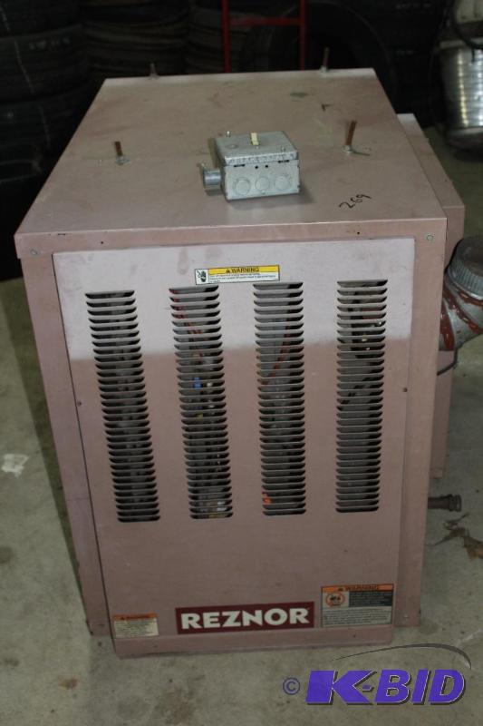 lot 200 image: Reznor FT200 Propane Heater 200,000 BTUhr