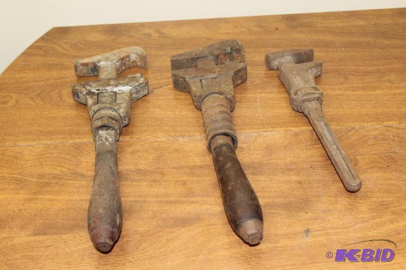 lot 220 image: Vintage Wrench Set ...