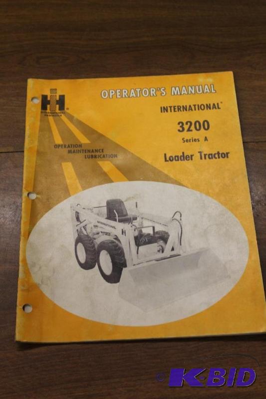 lot 231 image: IH 3200 Loader Owner Manual ...