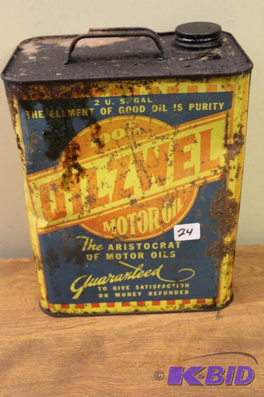 lot 24 image: Oilzwel Motor Oil&nbspVintage 2 Gallon Can, ...