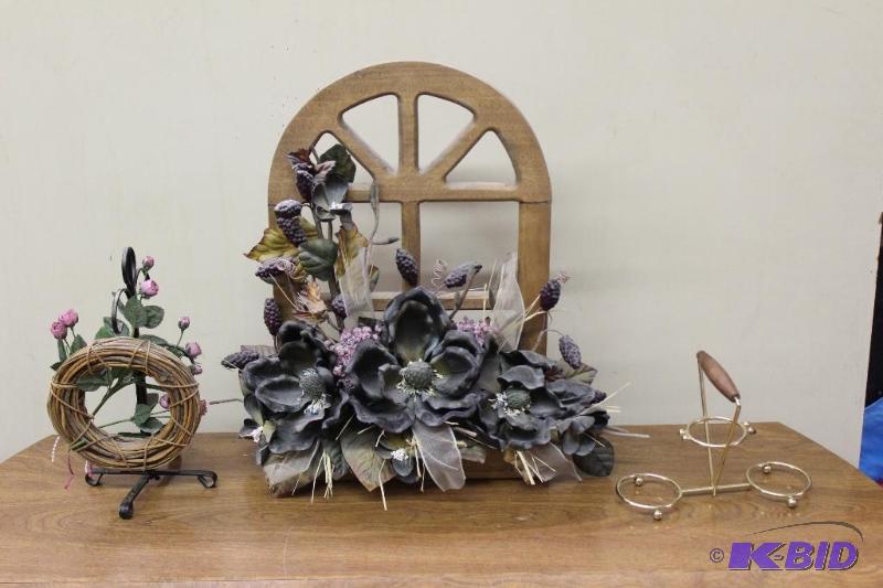 lot 305 image: Home Decor Items ...