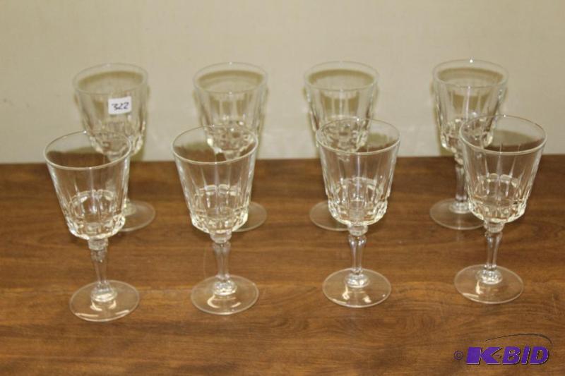 lot 322 image: Fine Glassware Set, Service for 8 ...