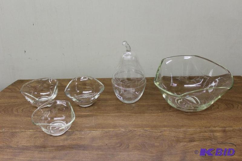 lot 328 image: Matching Etched Glass Serving Set ...
