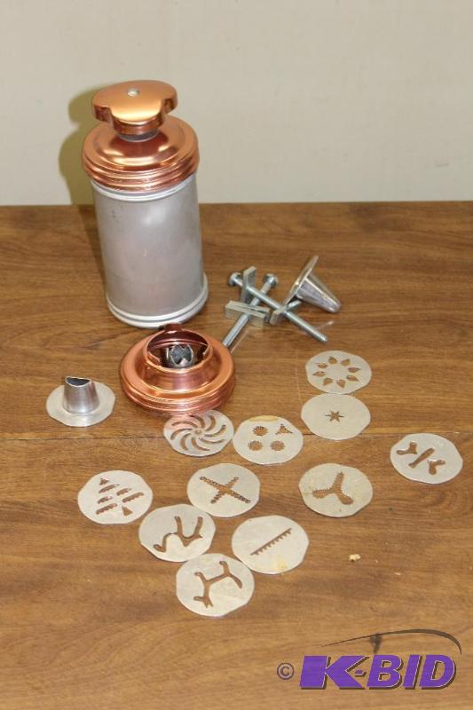 lot 338 image: Spritz&nbspCookie Maker ...