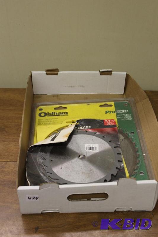 lot 424 image: New Saw Blades ...