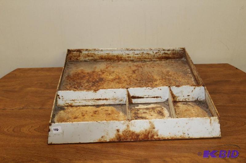 lot 46 image: Vintage Metal Crate  Parts Bin...