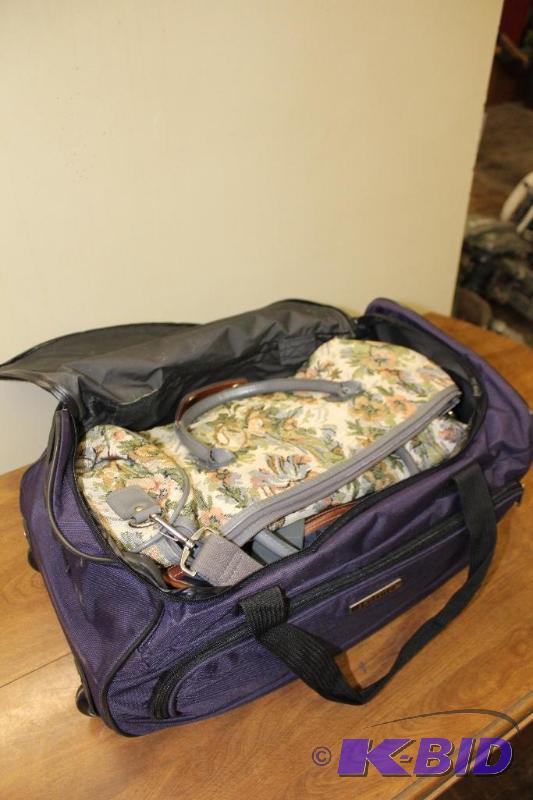 lot 515 image: Duffel Bag  Travel Totes ...
