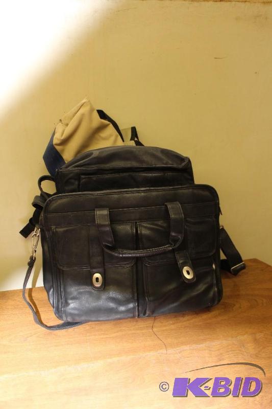 lot 516 image: Leather Briefcase  Travel Totes ...
