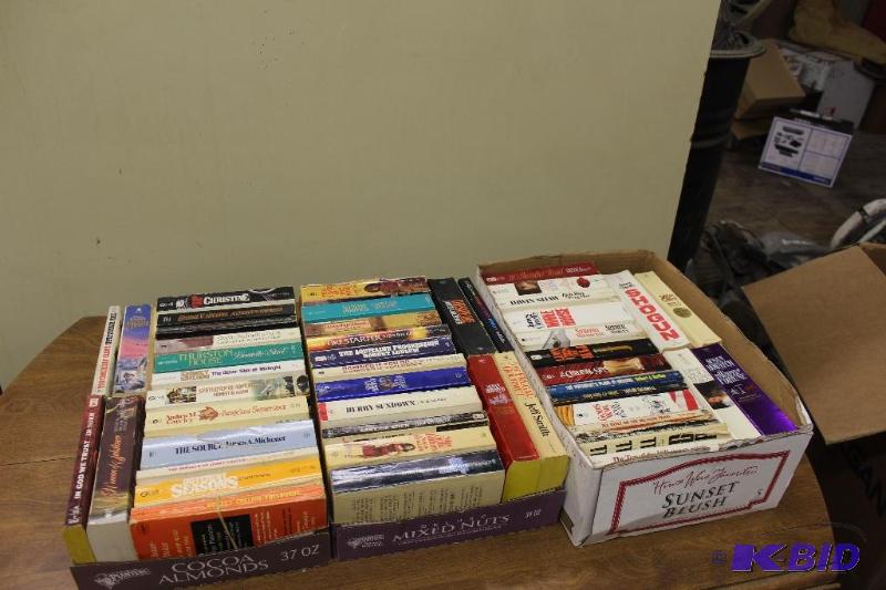 lot 523 image: Many Books ...