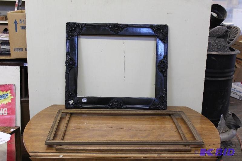 lot 551 image: 3 Picture Frames ...